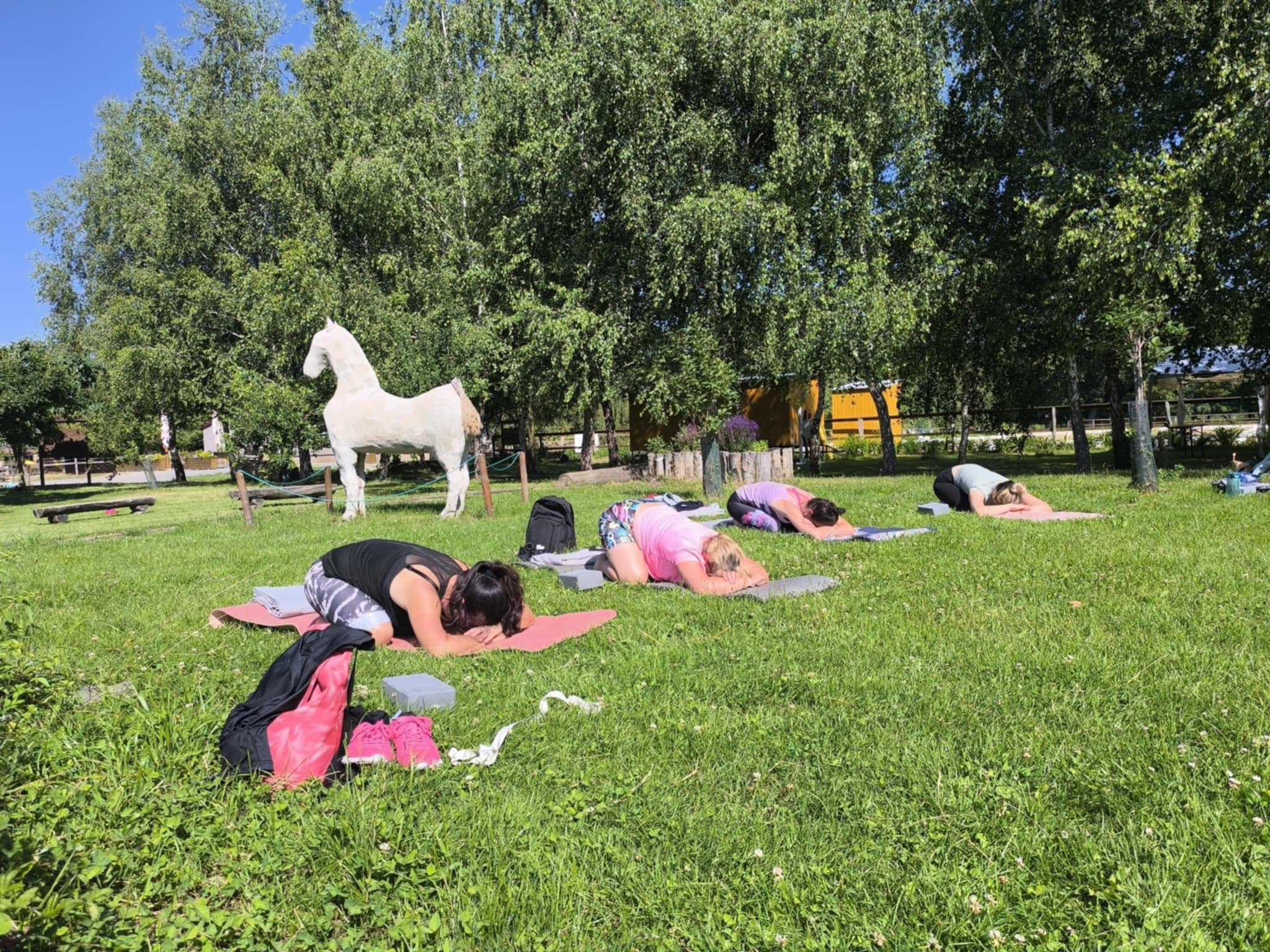Červencová jóga se snídaní každou sobotu Červencová jóga se snídaní každou sobotu